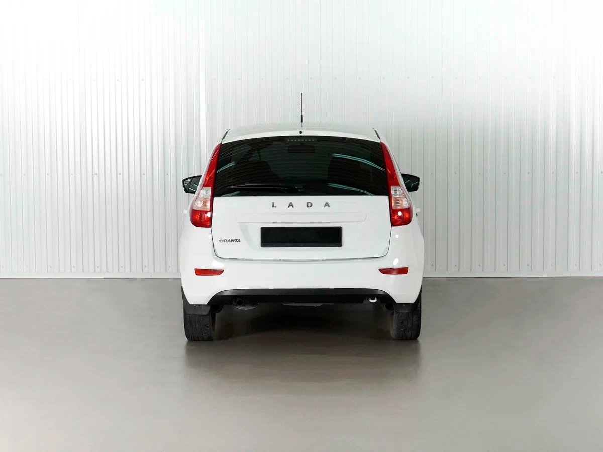 Lada Granta Хэтчбек в Екатеринбурге - фото №4